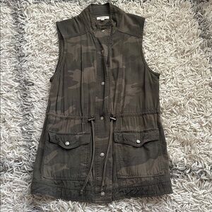 Camouflage Utility Vest
